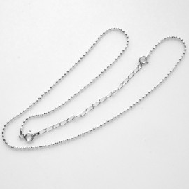 Silver chain of elongated bubbles