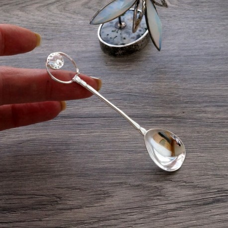 Spoon with handle