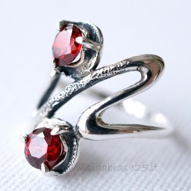 Ring with red Zirconia Ž07