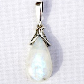 Pendant with Moonstone P574