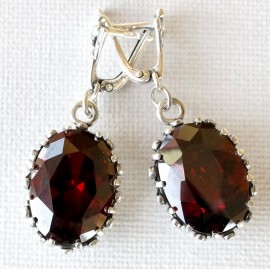 Earrings with burgundy Zirconium A121