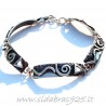 Bracelet with a triangular mark AP058