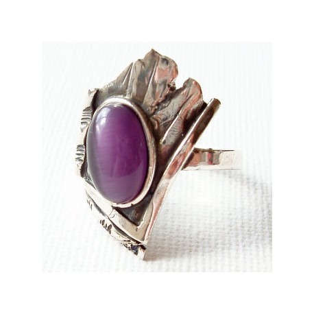 Ring with Purple Cat's Eye Ž054