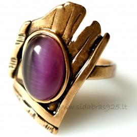 Bronze ring with the Purple Cat's Eye BŽ054