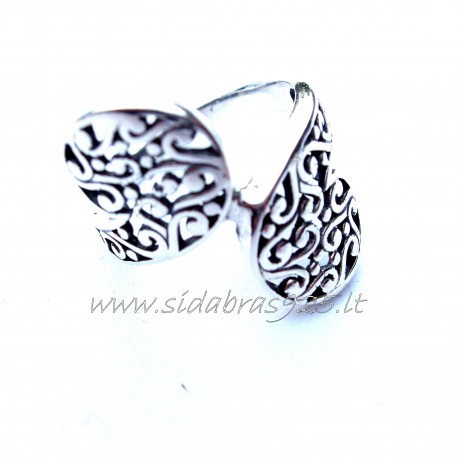 Ring with a beautiful filigree Ž126