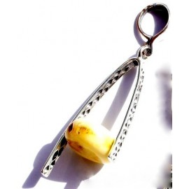 Pendant with Amber P568