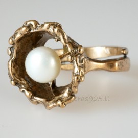 Bronze ring with Pearl BŽ507