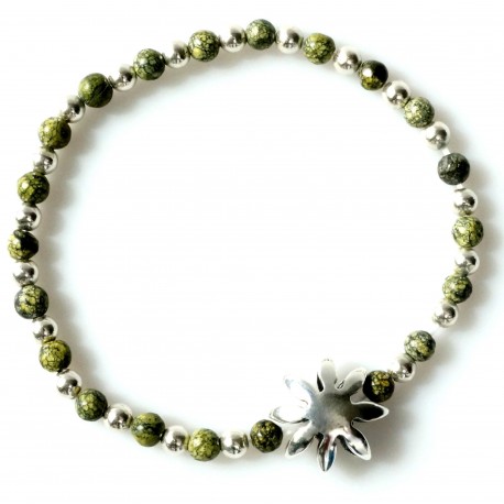 Bracelet with serpentine stone