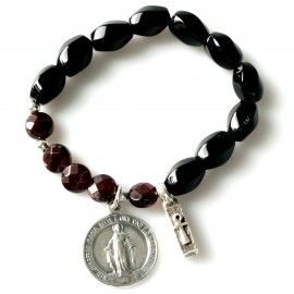 Rosaries bracelet with Onyx and Garnet AP751
