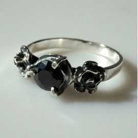 Ring with black Zirconia "Roses" Ž137