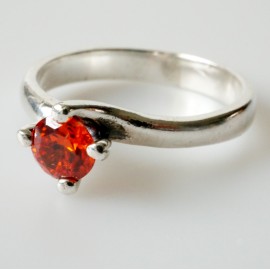 Ring with orange, red Zirconia Ž125